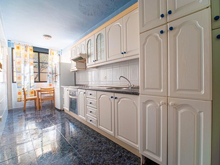 Casas en venta y pisos alquiler - 3