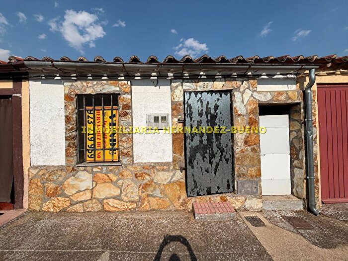 Casas en venta y pisos alquiler - 1