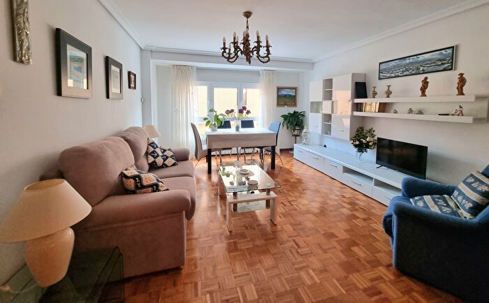 Casas en venta y pisos alquiler - 1