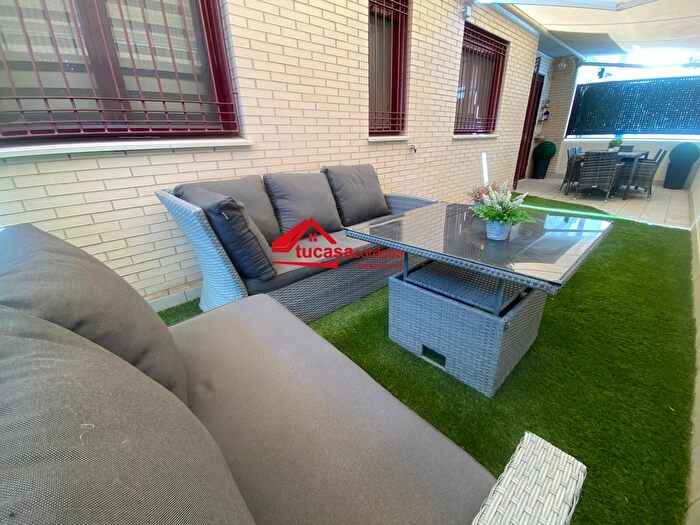 Casas en venta y pisos alquiler - 1