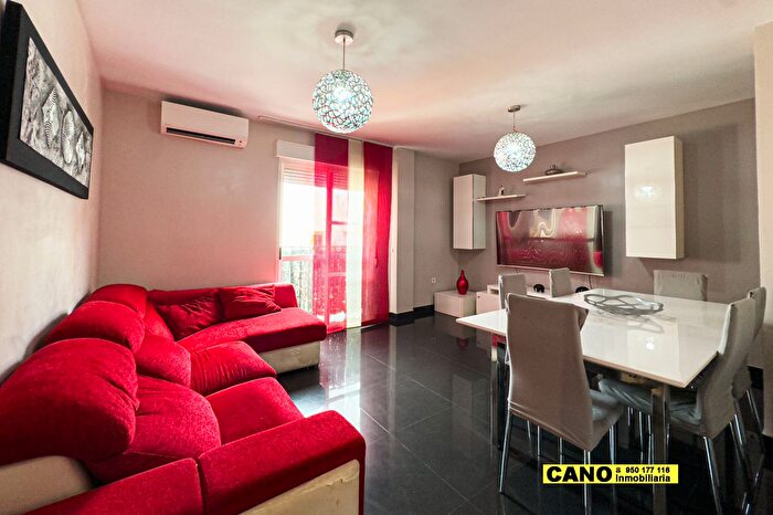 Piso en venta en Los Molinos Villa Blanca, Almería Capital de 3 habitaciones
