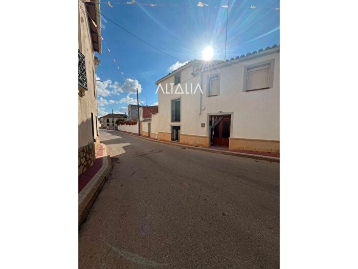 Casas en venta y pisos alquiler - 2
