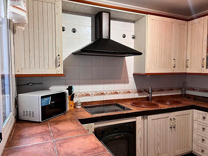 Casas en venta y pisos alquiler - 3
