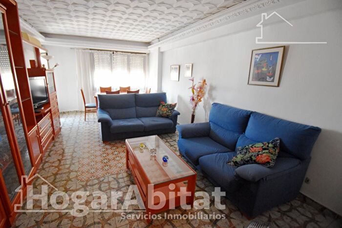 Casas en venta y pisos alquiler - 2