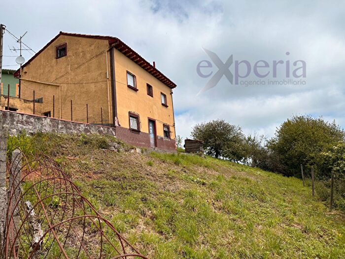 Casa en venta en Bimenes, Asturias de 2 habitaciones