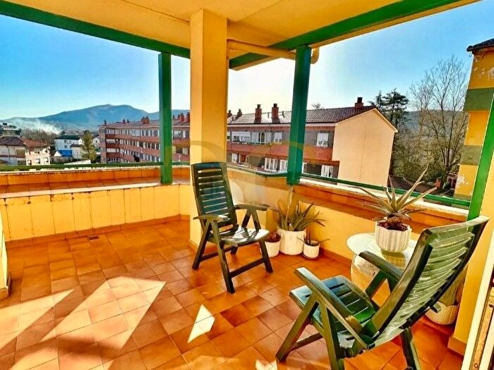 Casas en venta y pisos alquiler - 1