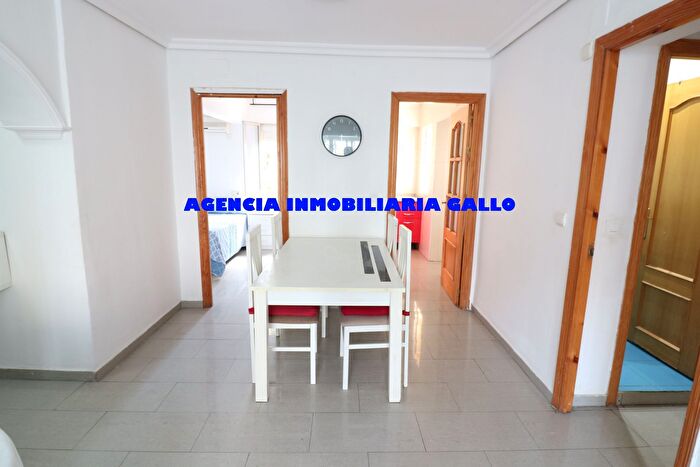 Piso en venta en Cerro Amate, Juan XXIII Rochelambert de 4 habitaciones