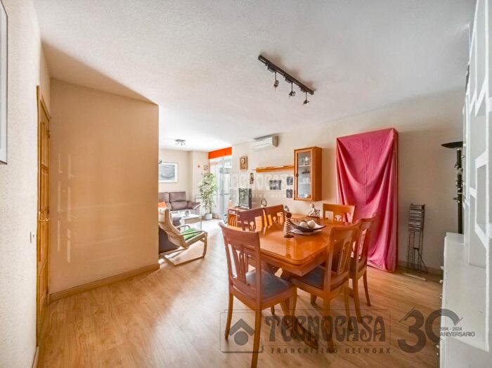 Casas en venta y pisos alquiler - 2