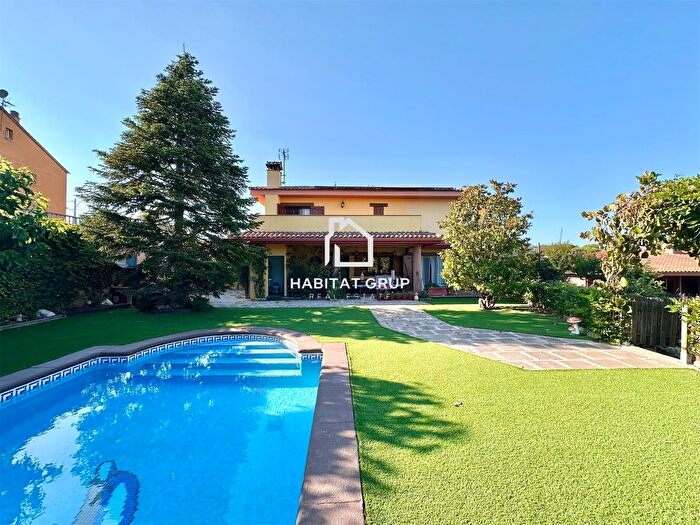 Casa en venta en Caldes de Malavella, Girona de 8 habitaciones