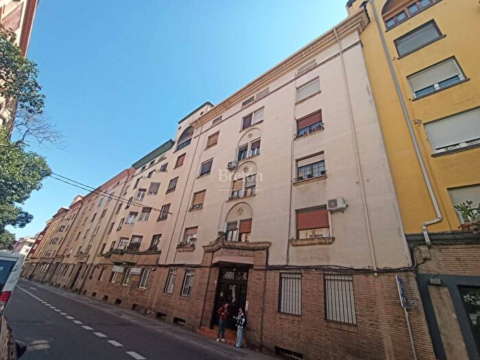 Casas en venta y pisos alquiler - 1