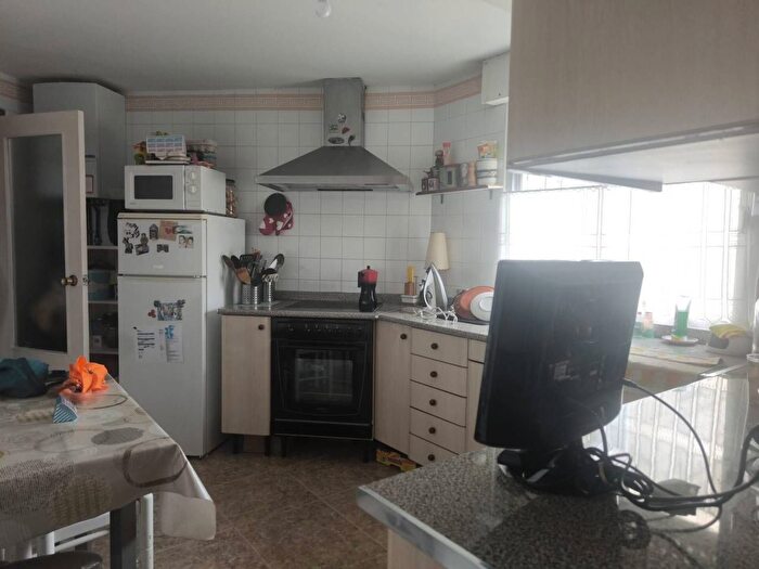 Casas en venta y pisos alquiler - 3
