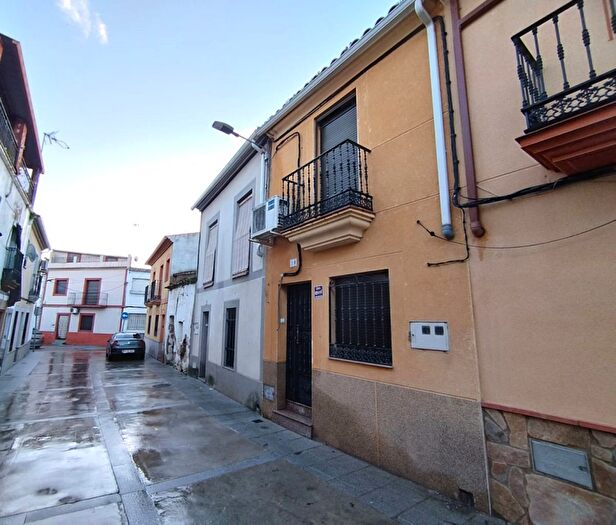 Casas en venta y pisos alquiler - 1