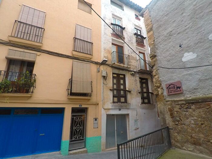 Casas en venta y pisos alquiler - 1