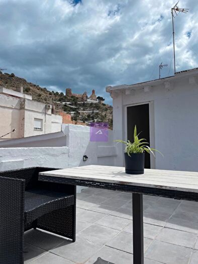 Casas en venta y pisos alquiler - 1