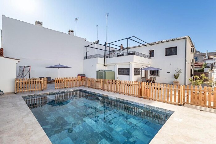 Casas en venta y pisos alquiler - 1
