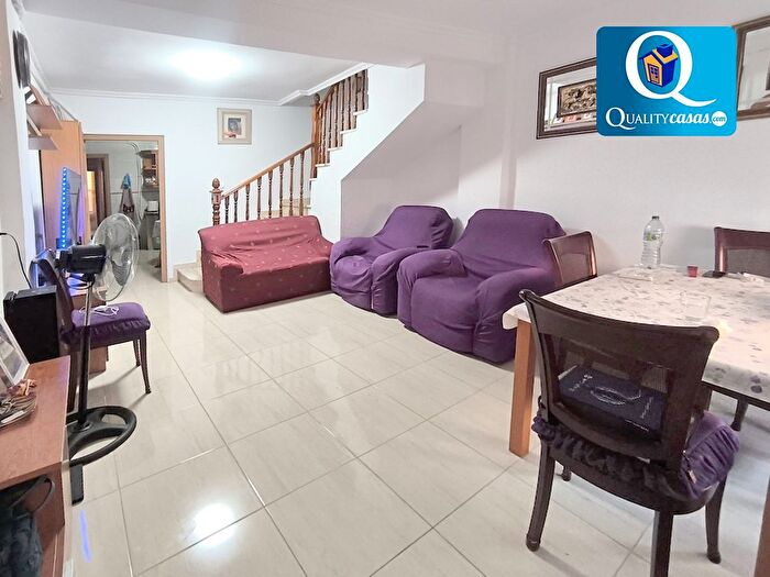 Casas en venta y pisos alquiler - 1