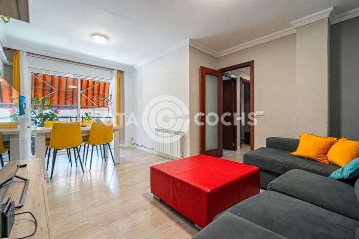 Casas en venta y pisos alquiler - 1