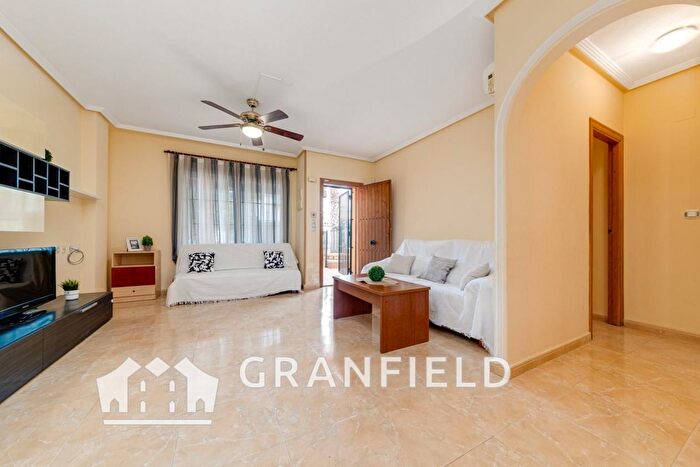 Casas en venta y pisos alquiler - 3