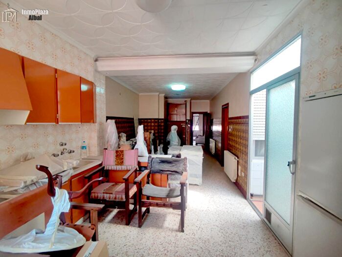Casas en venta y pisos alquiler - 1