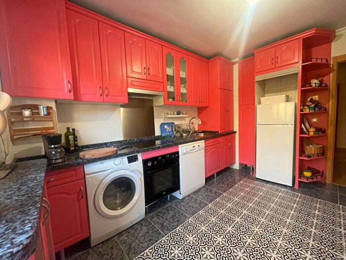 Casas en venta y pisos alquiler - 2