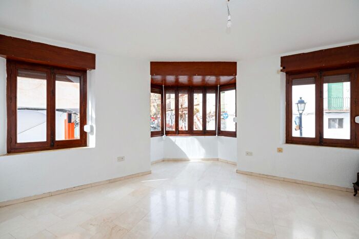 Casas en venta y pisos alquiler - 3