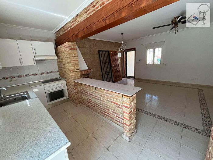 Casas en venta y pisos alquiler - 2
