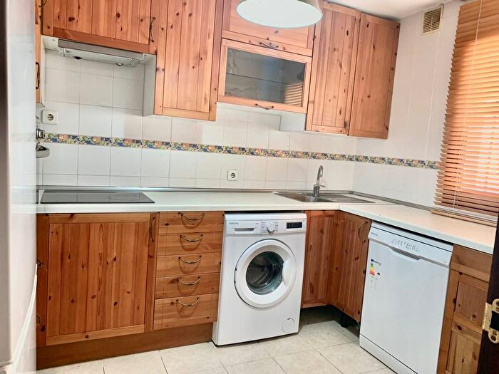 Casas en venta y pisos alquiler - 2