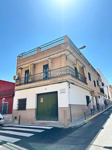 Casas en venta y pisos alquiler - 1