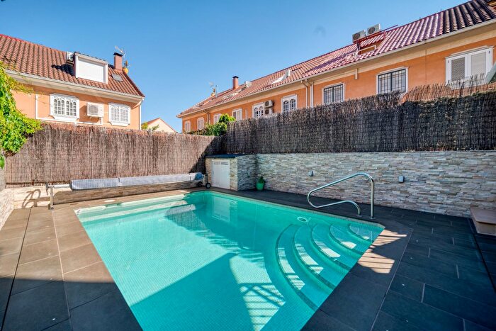 Casas en venta y pisos alquiler - 1