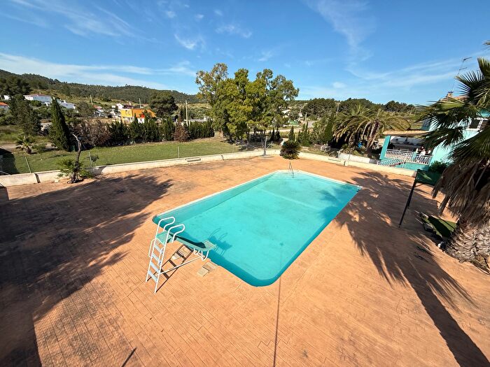 Casa en venta en Alborache, Valencia de 5 habitaciones