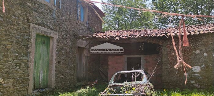 Casa en venta en Santiso, A Coruña