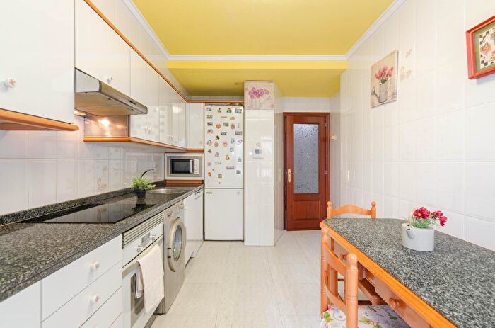 Casas en venta y pisos alquiler - 2