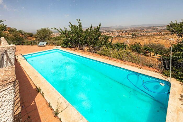 Casa en venta en Albaicín, Haza Grande de 8 habitaciones