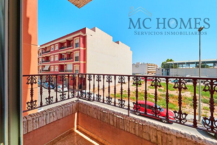 Casas en venta y pisos alquiler - 1
