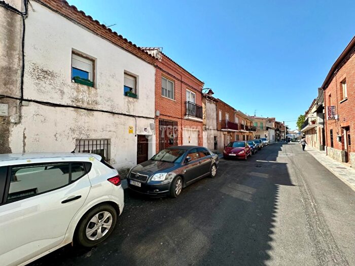 Casas en venta y pisos alquiler - 1