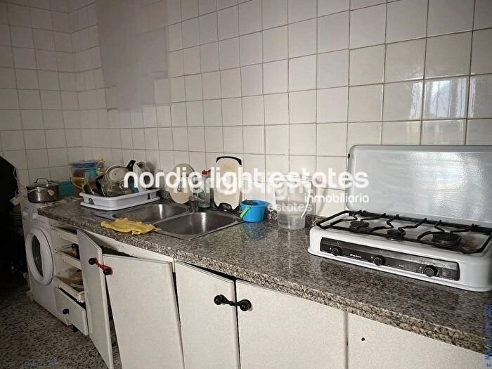 Casas en venta y pisos alquiler - 3