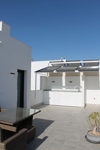 Casas en venta y pisos alquiler - 3