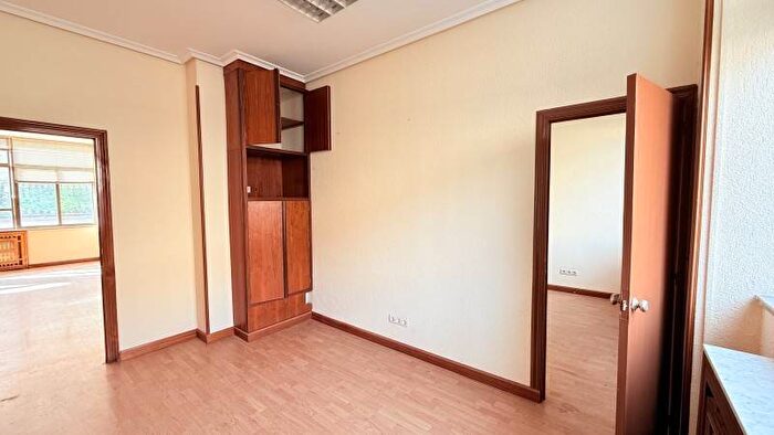 Casas en venta y pisos alquiler - 2