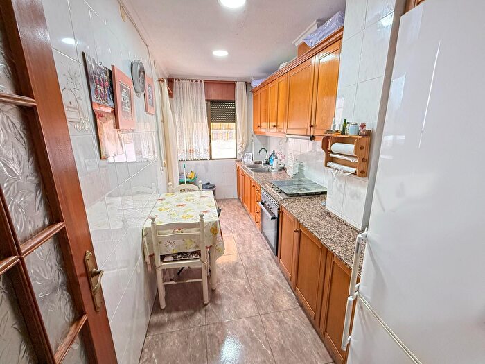 Casas en venta y pisos alquiler - 3