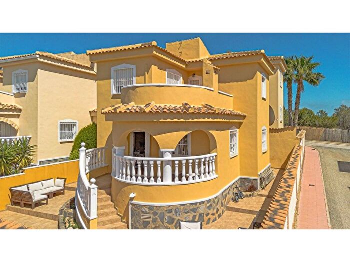 Casa en venta en Rojales, Alicante de 3 habitaciones