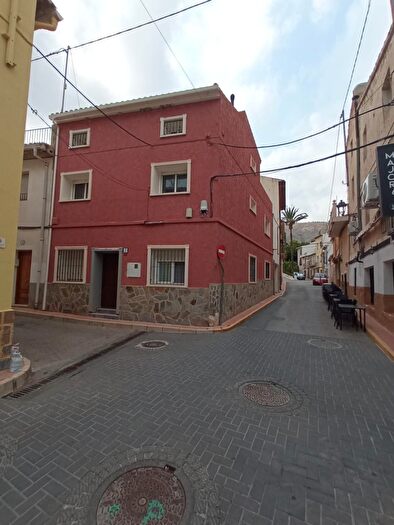 Casas en venta y pisos alquiler - 1