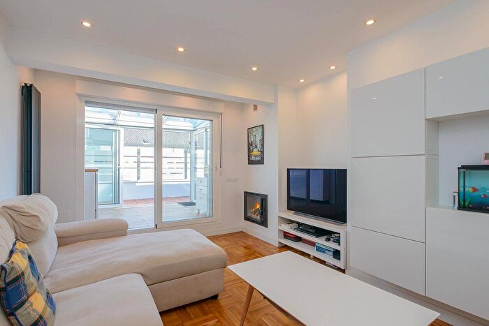 Casas en venta y pisos alquiler - 2
