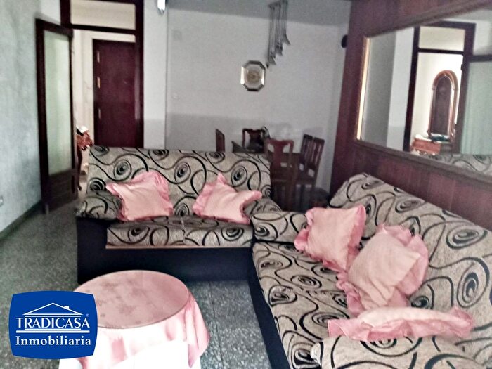 Casas en venta y pisos alquiler - 3