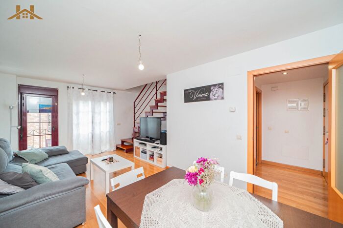 Casas en venta y pisos alquiler - 3
