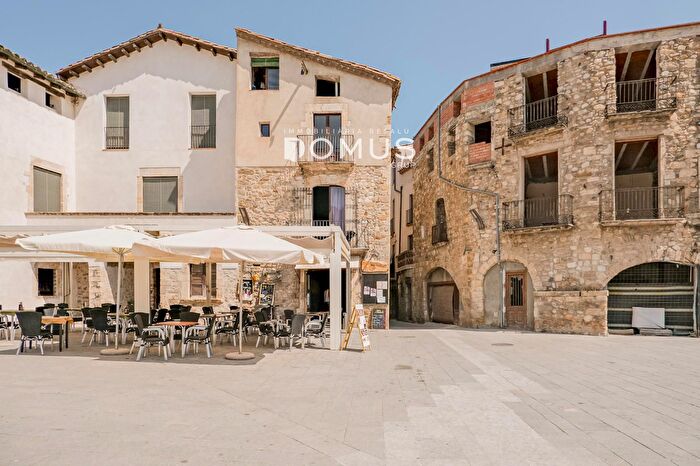 Casa en venta en Besalú, Girona de 3 habitaciones