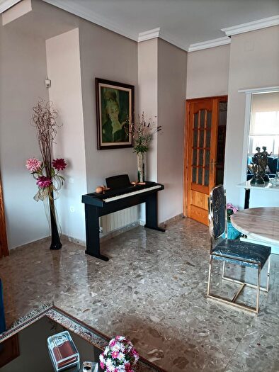 Casas en venta y pisos alquiler - 2
