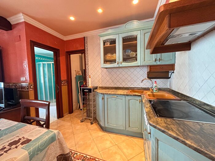 Casas en venta y pisos alquiler - 3