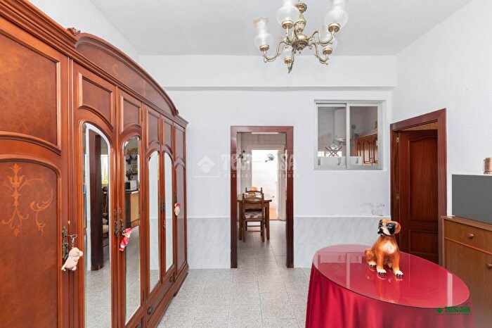Casas en venta y pisos alquiler - 3