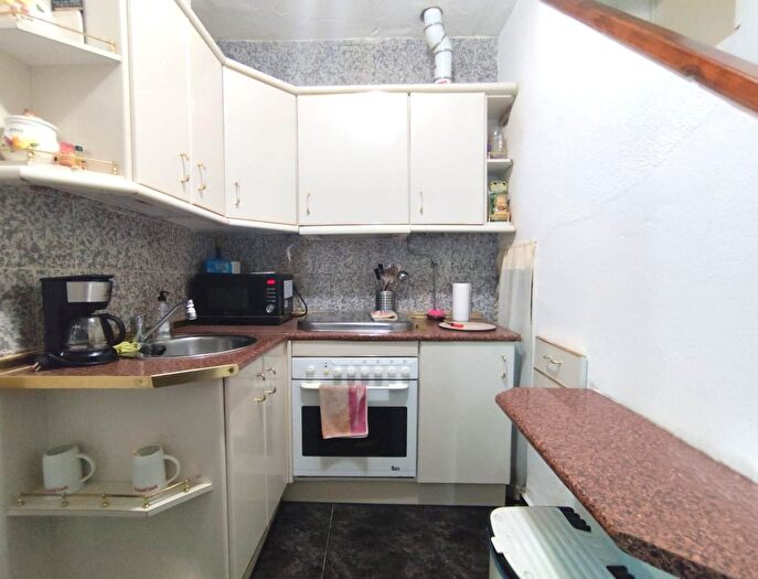 Casas en venta y pisos alquiler - 2
