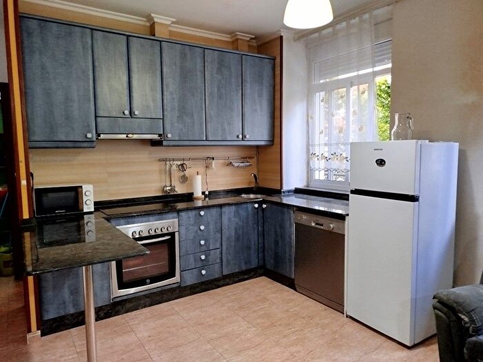 Casas en venta y pisos alquiler - 1